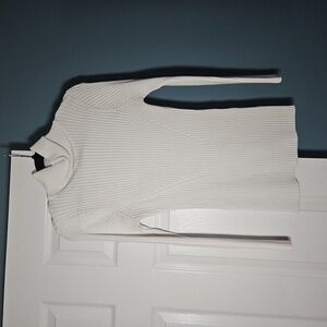 V28 Form Fitting Turtle Neck Sweater - White - Size 2X